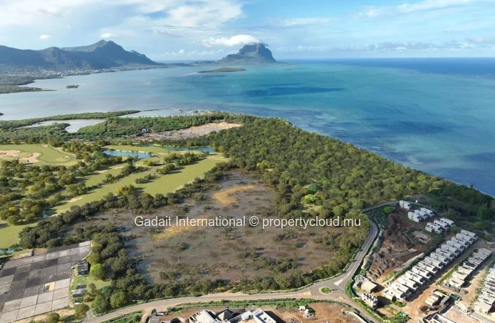 Luxurious, eco-friendly villas with tropical gardens in Black River, Mauritius