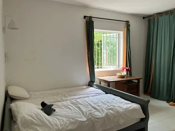 6 Bedroom House