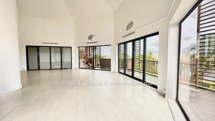 Open-Plan Office in a Strategic Business Location for Rent