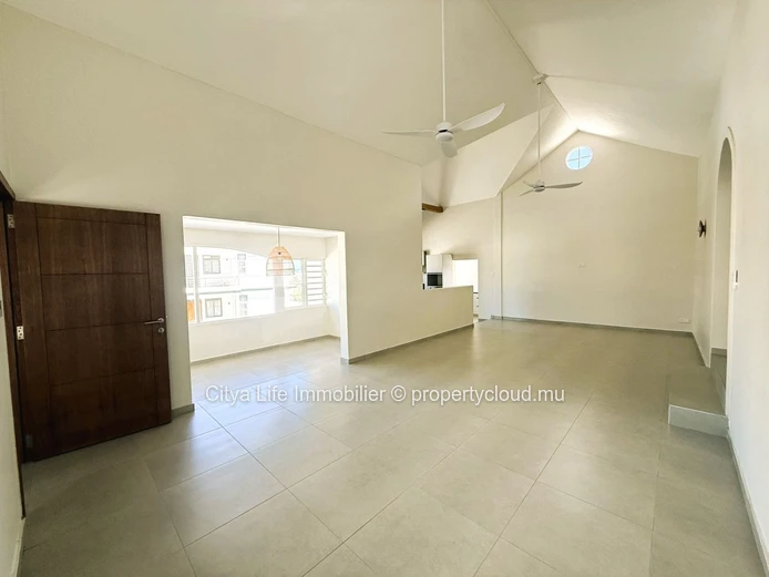 Spacious Renovated House for Sale in Rose Hill – Ideal for Investment or Family Living