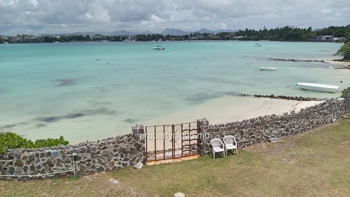 A LOUER Villa Pieds dans l'eau /POINTE AUX CANNONIERS