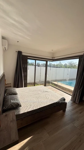Modern 3-Bed Furnished Villa with Pool in Calodyne