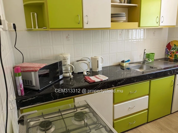 9.5 Perches Villa avec Terrain à Vendre – Péreybère 