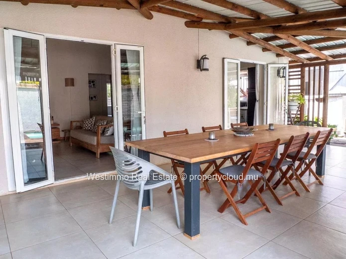 Maison familiale de plain-pied avec piscine et vue Tourelle à Tamarin