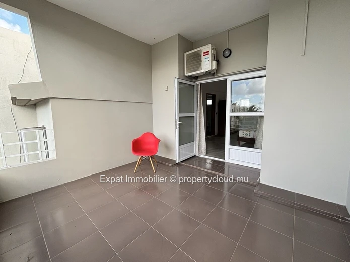 Fully Renovated 3-Bedroom Triplex In A Residence With Swimming Pools – Grand Baie