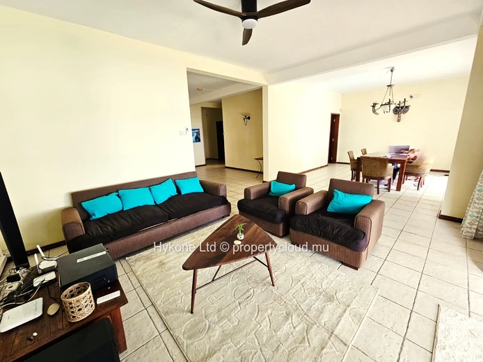 Villa Pieds Dans L’Eau À Vendre À Baie Du Tombeau