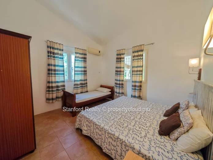 Villa à louer - 4 chambres, La Gaulette, Ouest
