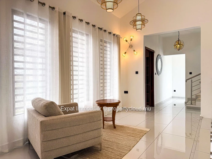 Exceptional Villa With Generous Spaces – Péreybère