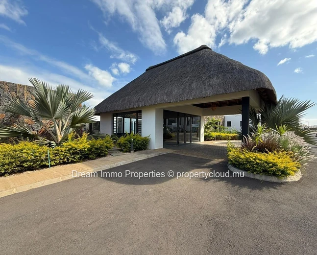 Splendides Appartements 3 Ch Avec Vue Mer & Montagne Pieds Dans L’Eau – Ile Maurice
