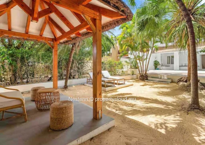 Charming and bright 4 bedroom semi-detached villa