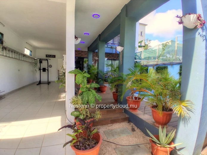 Beautiful And Spacious 5-Bedroom Villa With Pool