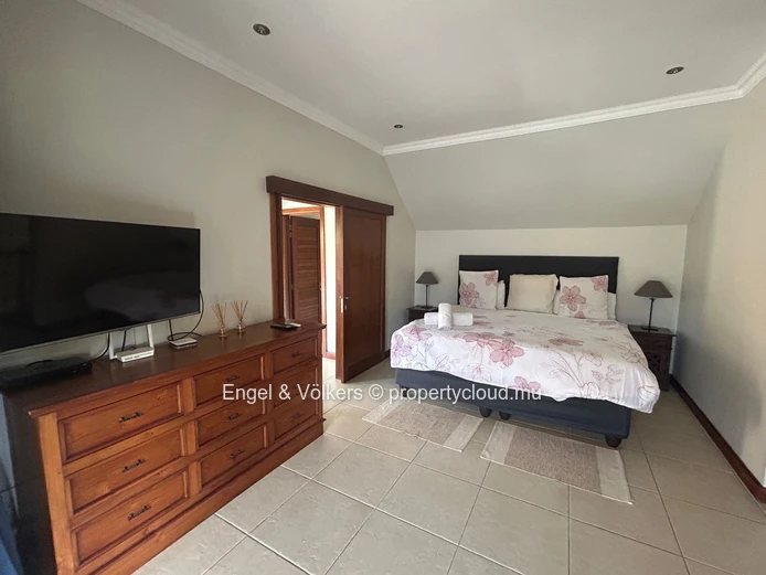 For Rent – Spacious 3-Bedroom Villa with Private Pool in a Secure Residence, Pereybere