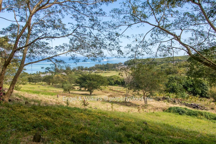 For Sale: Prime Plot in Baie du Cap