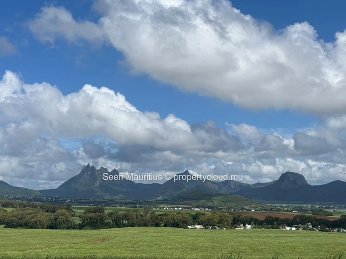 An exceptional property, nestled with views of the mountains