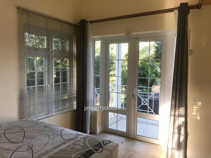 MELVILLE - Exceptional villa for rent with 4 bedrooms. – A haven of peace just steps from the beach