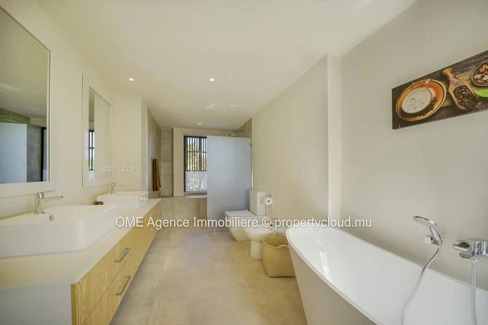 BEL OMBRE - Luxury villa in the heart of a 2500 hectare estate - 3 bedrooms