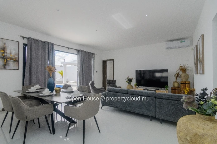 Luxurious Mauritian Villas for Sale in Grand Baie with Private Pool! Ideal Location, Fully Furnished, Close to Amenit...