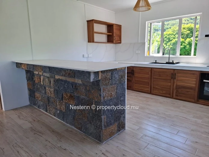 Appartement de 3 chambres avec vue sur la montagne.