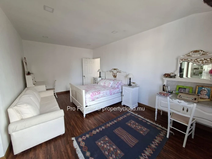 Appartement à vendre à Curepipe - Un bien moderne de 260 m² à vendre en plein centre