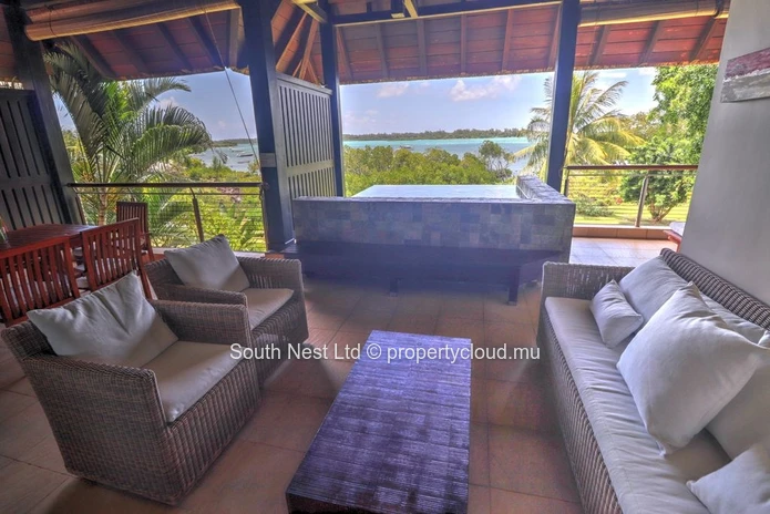 Beautiful 3-Bedroom sea view apartment  