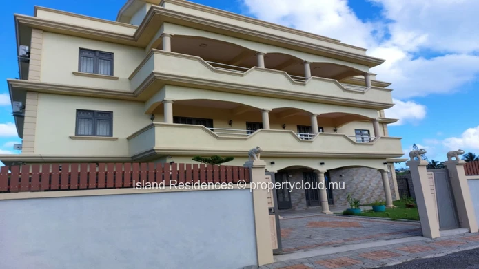 Trou aux Biches - Newly built apartment of 3 bedrooms with common pool and close to the beach and ammenities