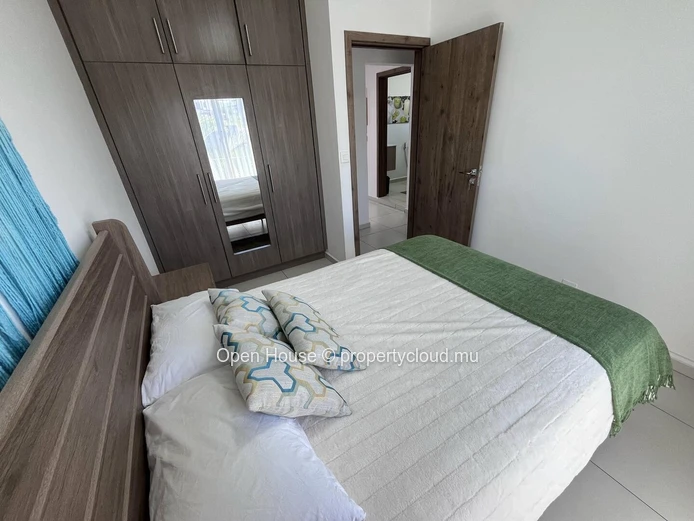 Duplex for rent in Flic en Flac, 3 bedrooms, private pool.