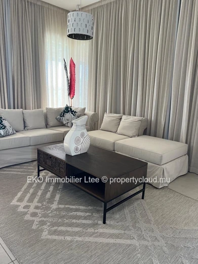 Beachfront Penthouse in Pointe aux Piments - 2BR, Pool & Sea View