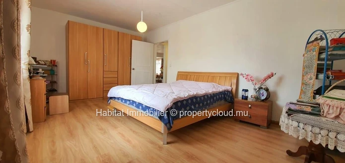 A LOUER - Maison familiale meublée et équipée de 343 m2 sur un terrain de 133 toises située dans le morcellement répu...