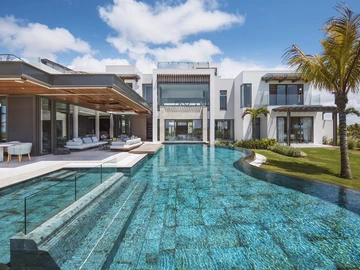 5 Bedroom Villa