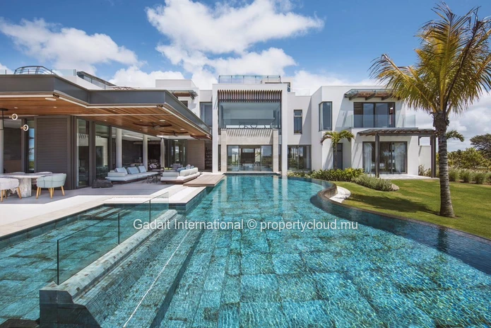Découvrez cette villa splendide de grand luxe sur le domaine d'Anahita