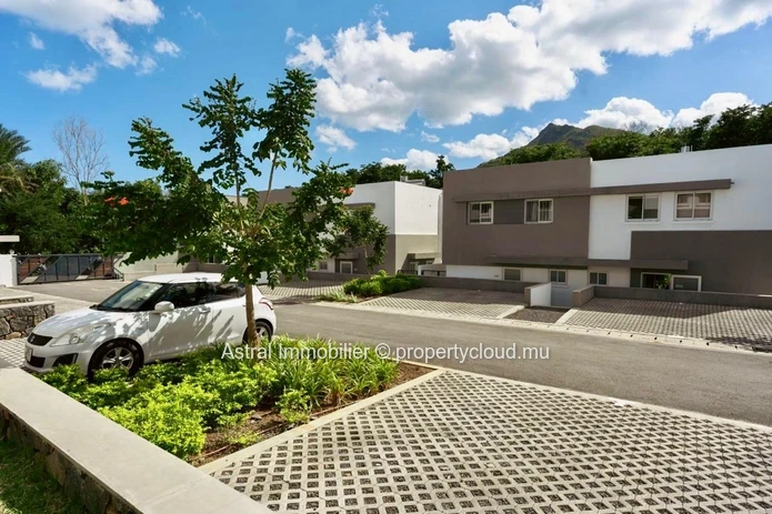 Location long terme de luxe – Duplex contemporain