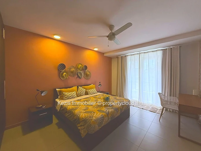 Furnished Triplex A Stone's Throw From The Lagoon