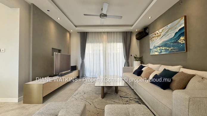 Harmonie et Élégance – Villa de 4 Chambres à Louer avec Piscine et Bureau à Flic en Flac