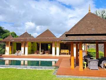 Renovated 4-Bedroom Villa on Golf Course – Tamarina, West Coast