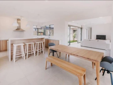 4 Bedroom Villa