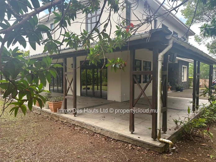For Rent | Spacious Two-Level House In Vacoas-Phoenix