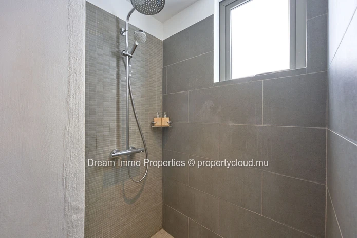  Elegant Furnished 3-Bedroom Apartment With Hotel Access In Grand Gaube - Mauritius