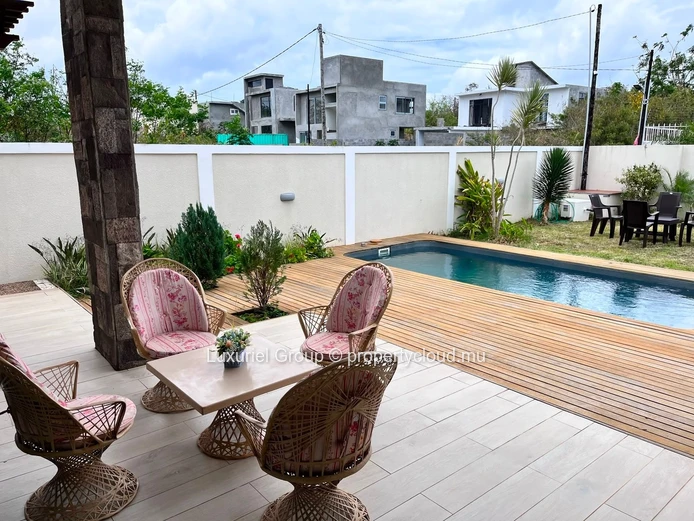 Maison contemporaine avec piscine à louer à Grand Baie