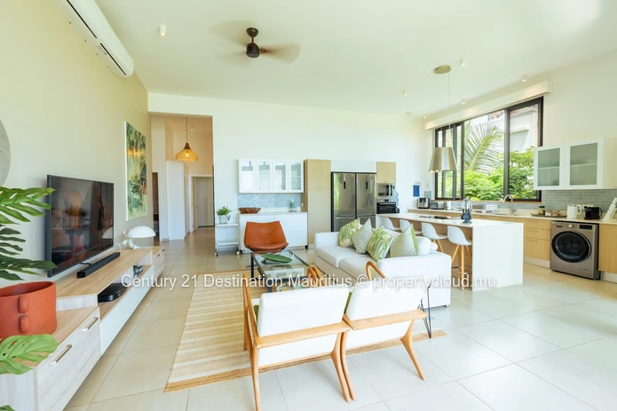 Penthouse with 360° Rooftop Terrace – Pointe aux Canonniers