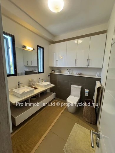 Townhouse de 3 chambres à vendre , Azuri Ocean & Golf Village, Roches Noires