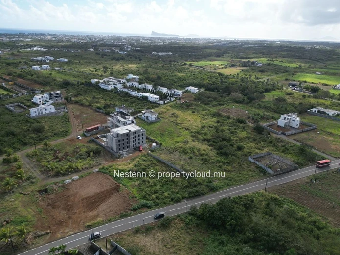 Spacious land of 1272 m² 