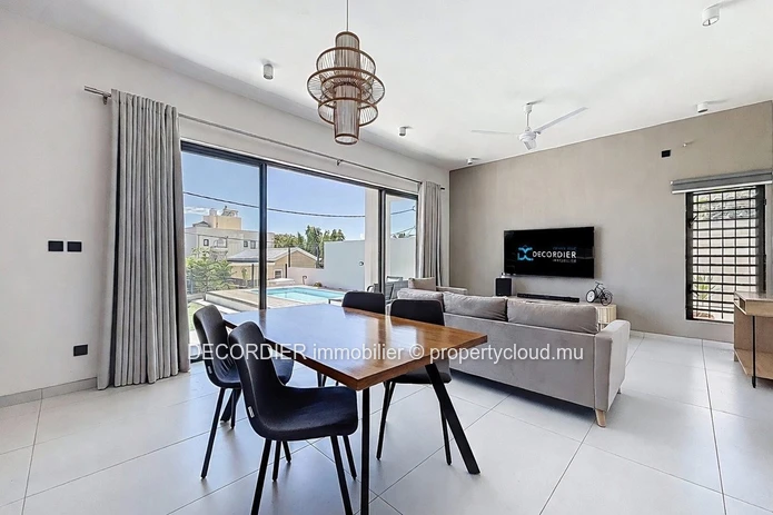 Maison moderne proche de la plage