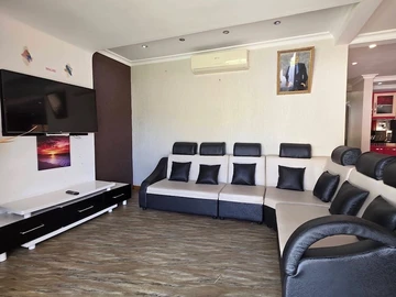 5 Bedroom Villa