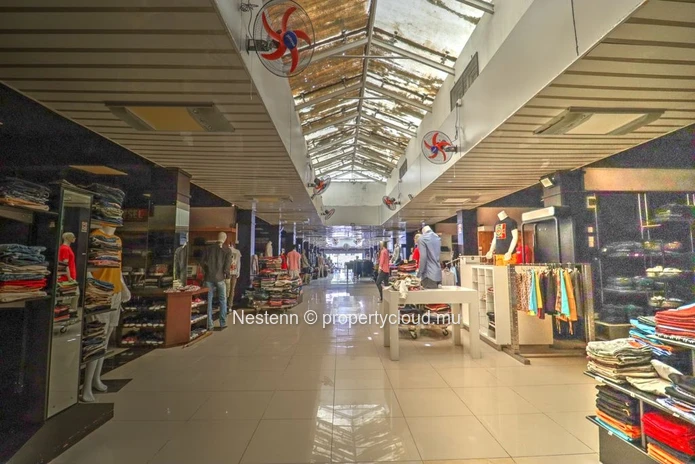 Espace commercial de 1200 m²