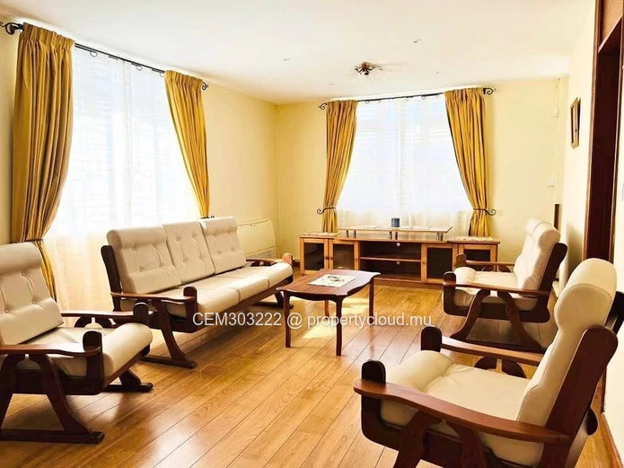 Appartement entièrement meublé de luxe à louer à Quatre-Bornes