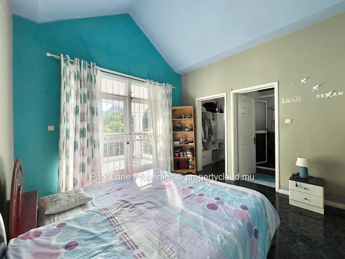 Grande Villa Familiale à Vendre à Quatre Bornes