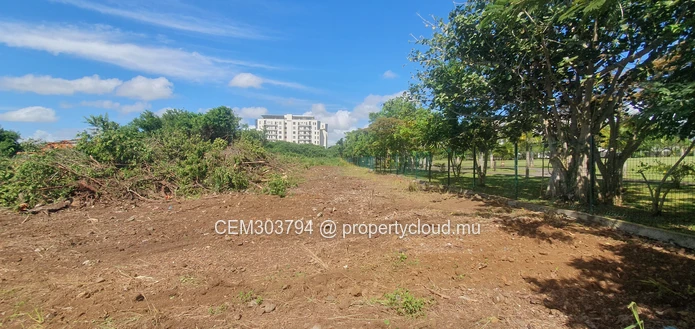 Terrain de 1 Arpent à Vendre – Sodnac