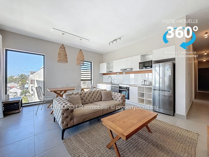 Penthouse with sea view in Pereybere