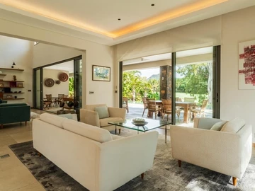 5 Bedroom House