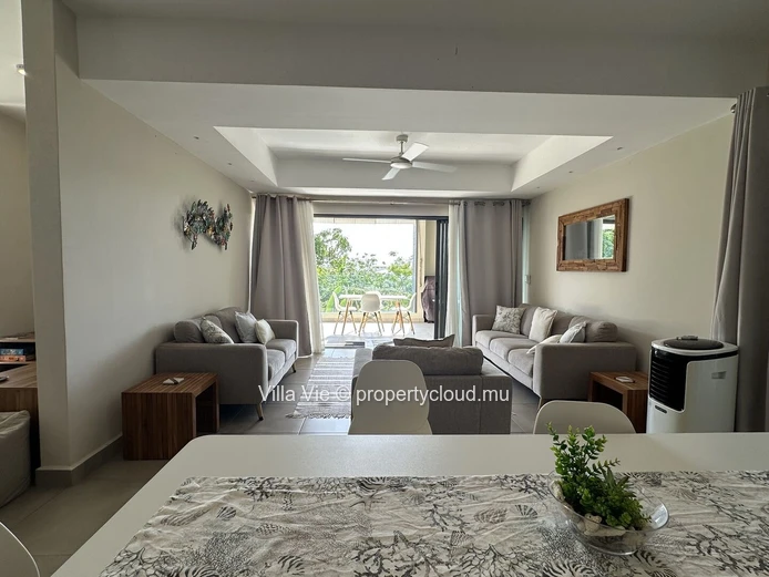 Pereybere - 2-bedroom penthouse (Sole Mandate)